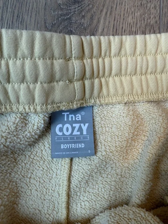 TNA Aritzia Sweat Set - Picture 3 of 10